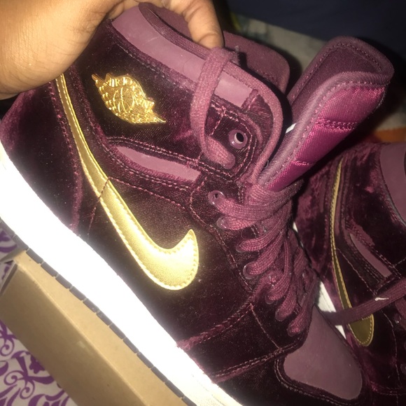 jordan 1 retro heiress night maroon